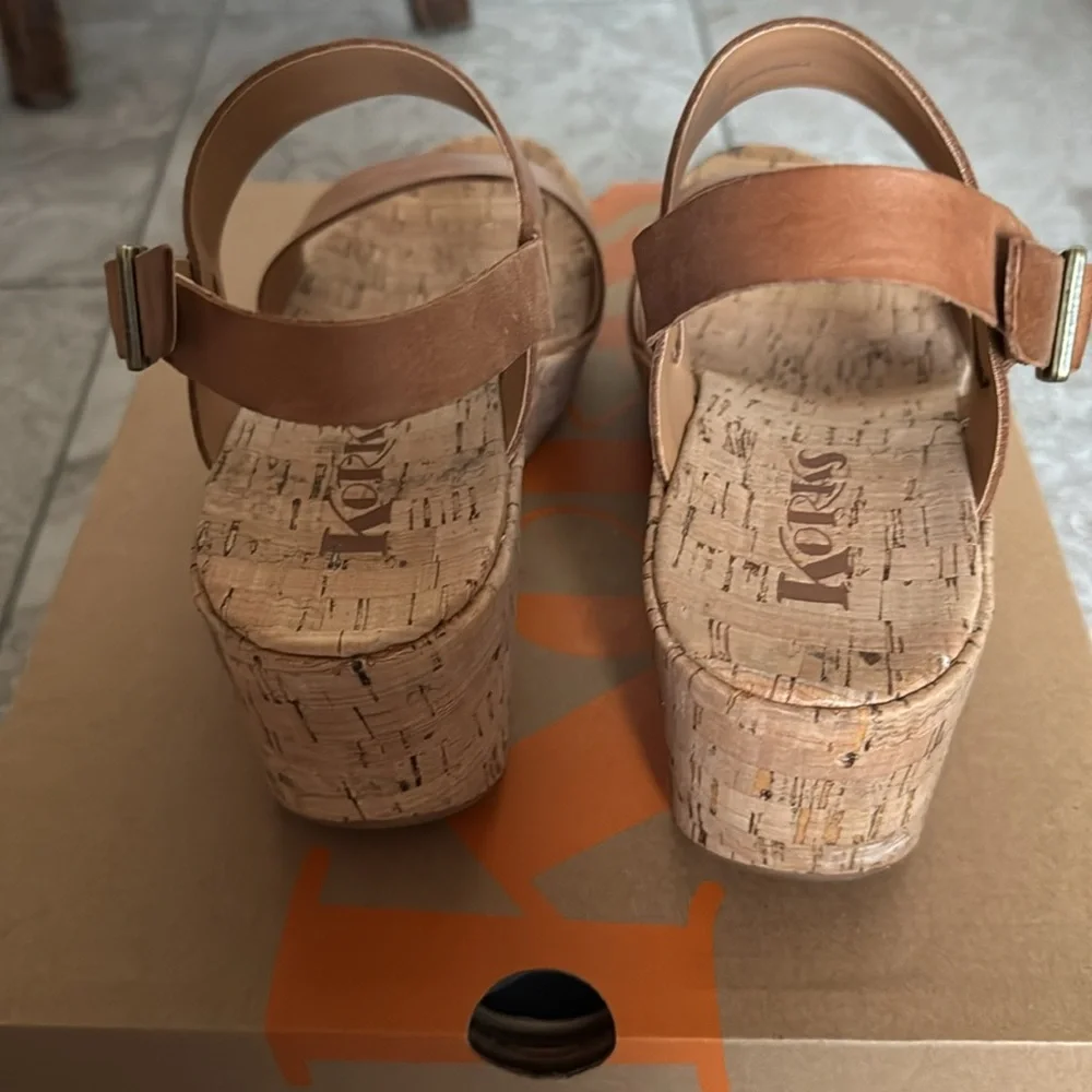 VGUC Korks leather sandals. - Picture 2 of 3